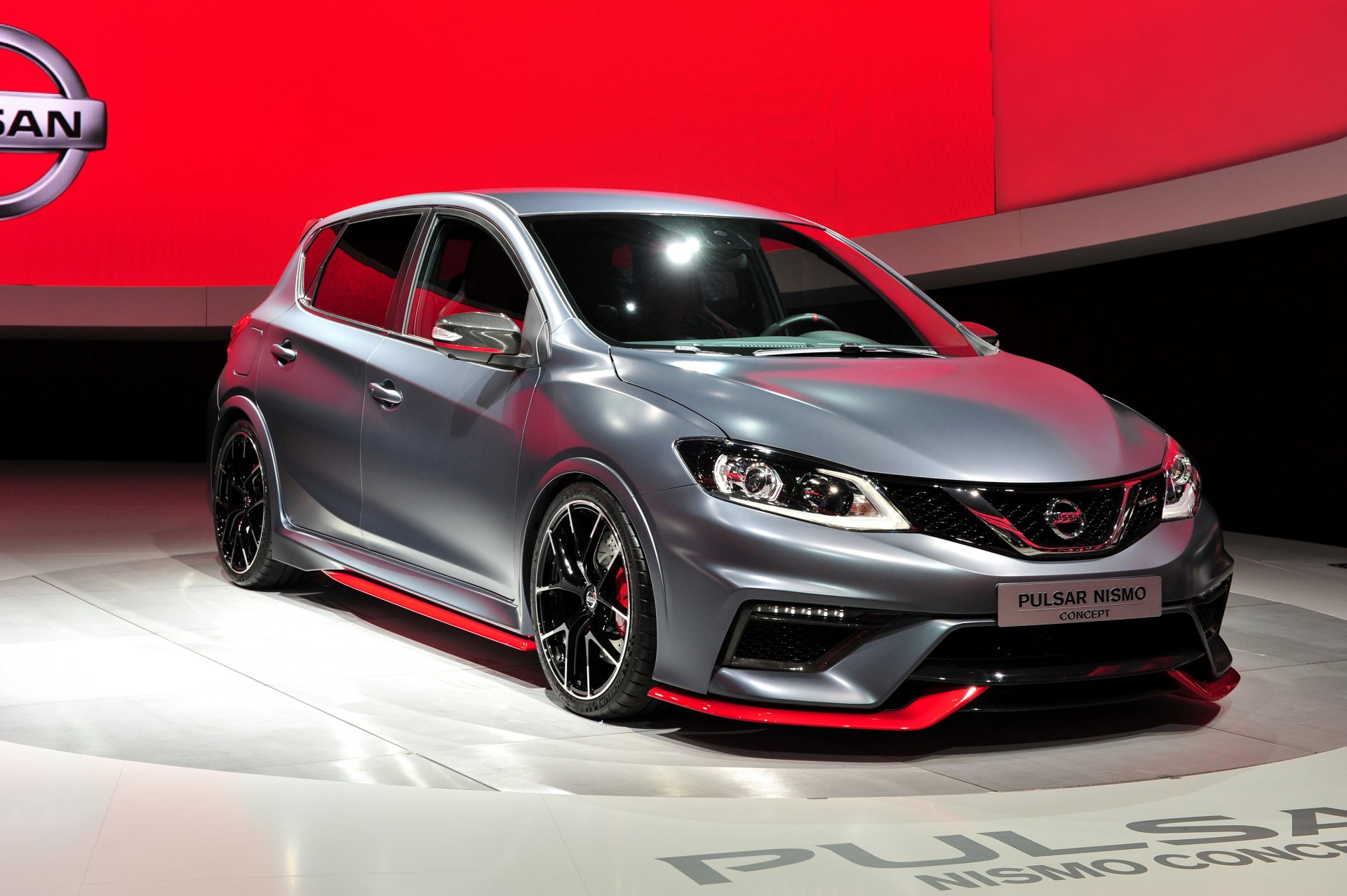 nissan tuning 2015 pulsar nismo szary samochód zdjęcie