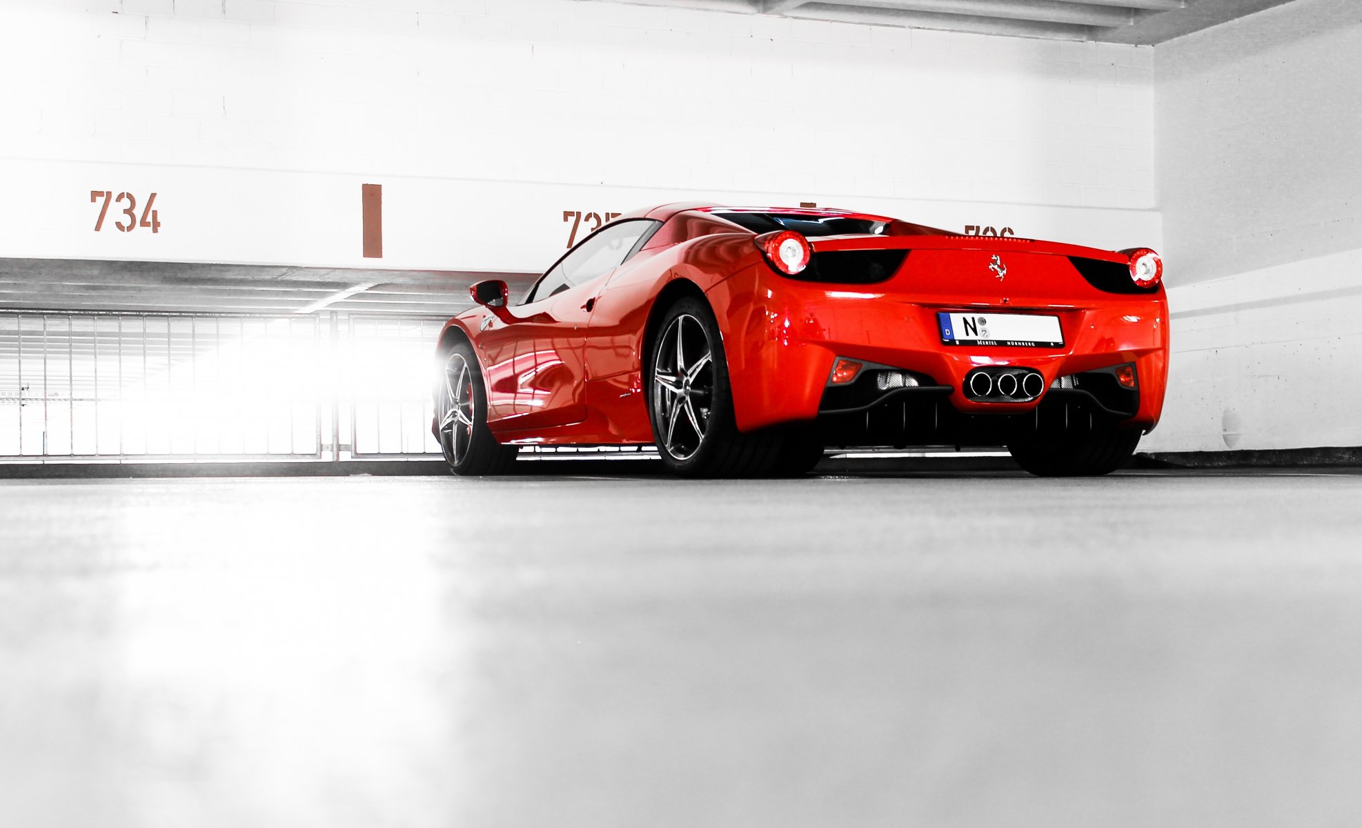 ferrari 458 italia rot ferrari italien rot hinten parkplatz