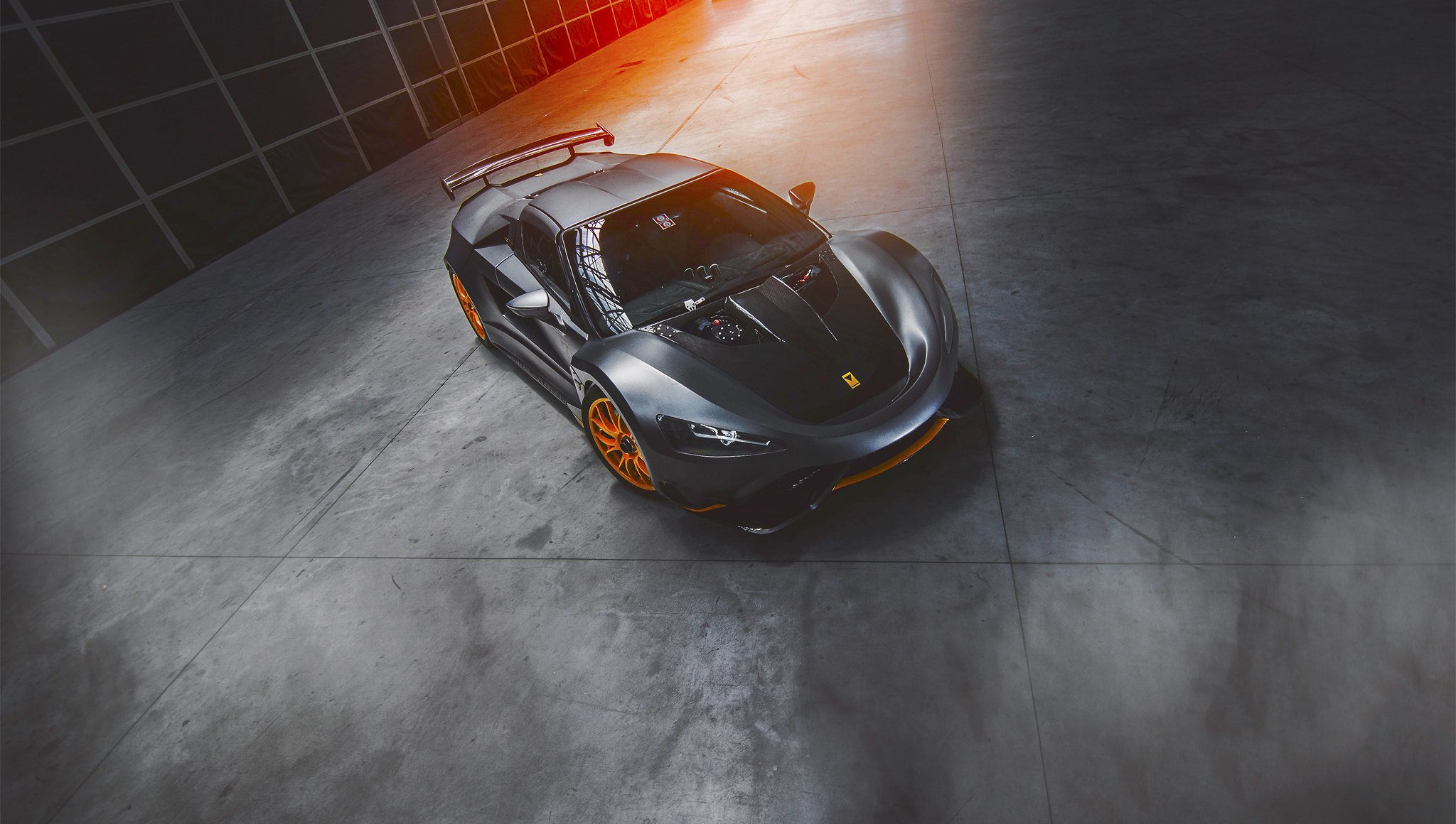 tushek renovatio t500 supercar arancione ruota luce anteriore