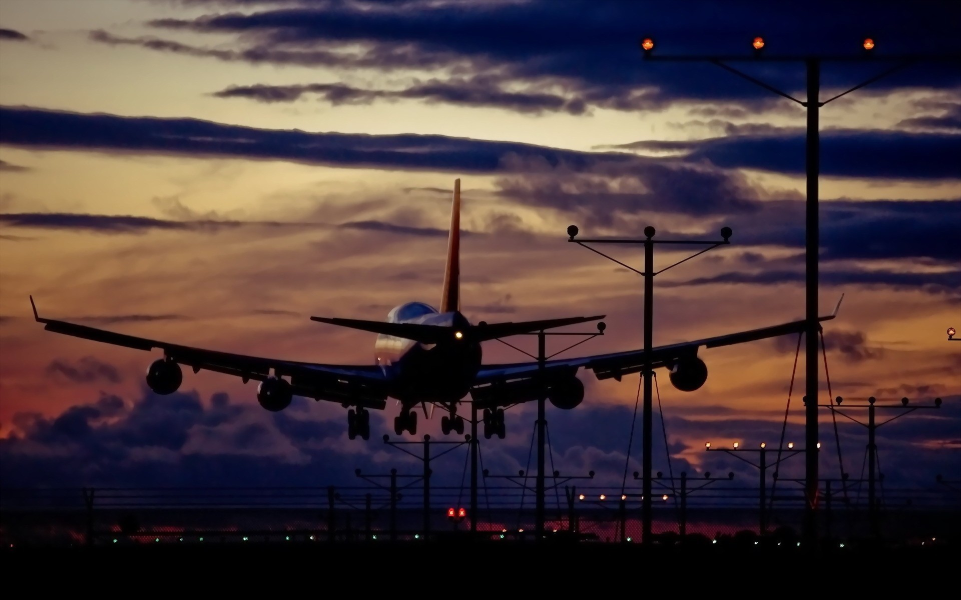 passagier verkehrsflugzeug streifen sonnenuntergang reventon