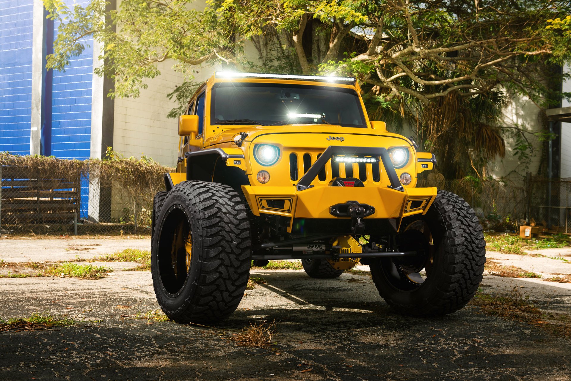 jeep wrangler hydrasports custom pista giallo amani forgiato ruote anteriori