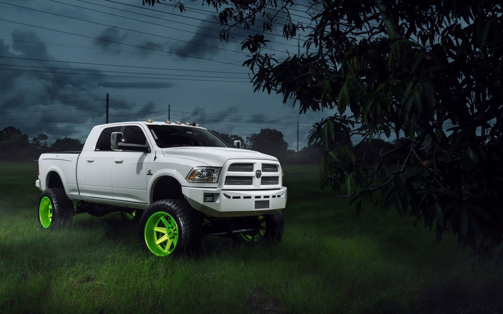 dodge ram samochód pickup suv tuning biały