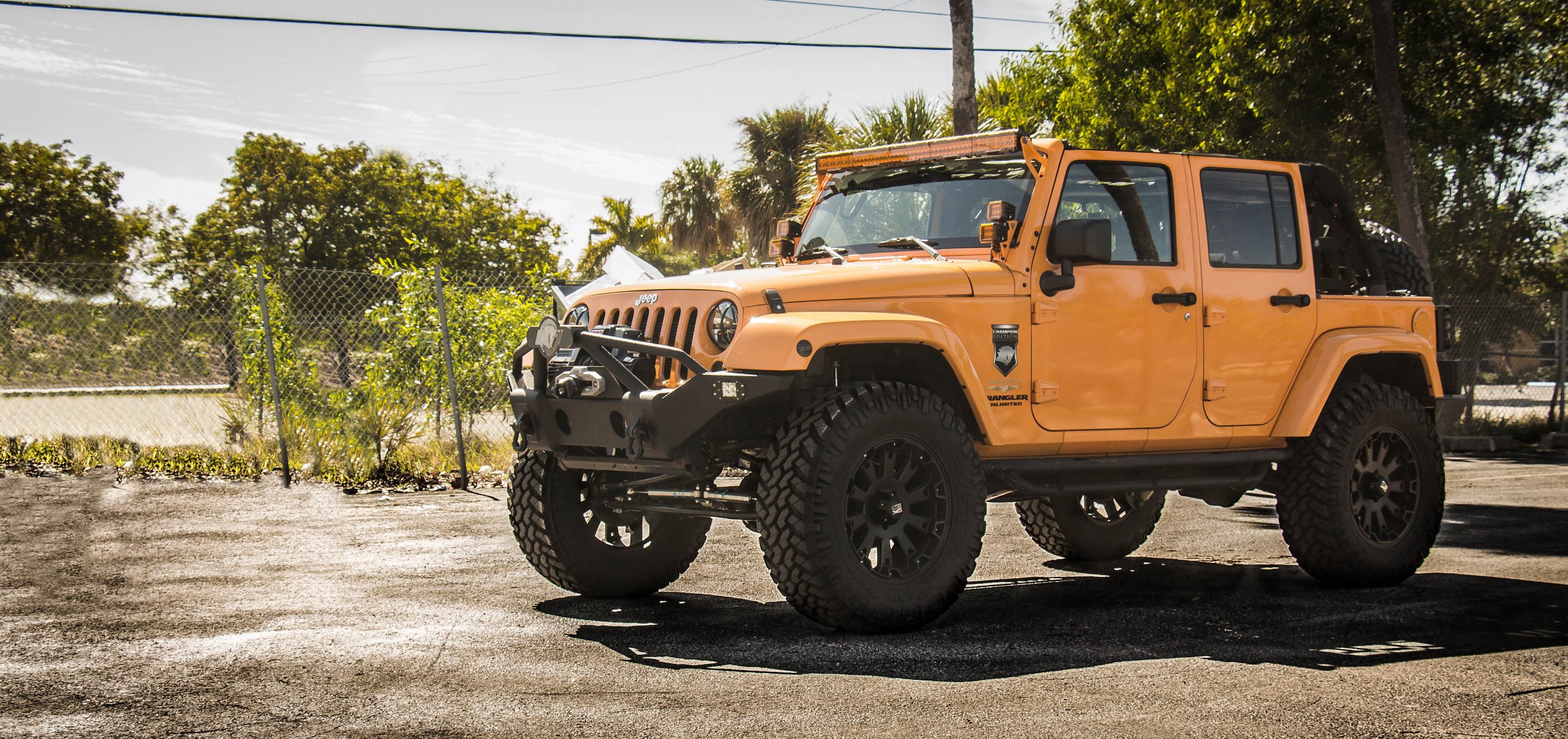 offroad 4x4 jeep wrangler jeep monster sahara big rims wheels tires orange