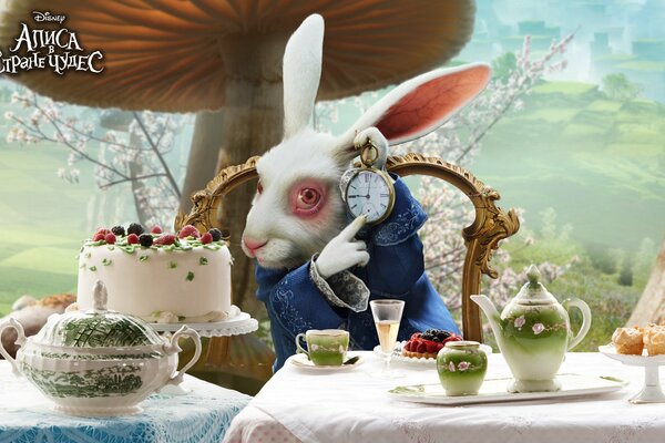 Ein weißes Kaninchen, das die Zeit von Alice im Wunderland anzeigt