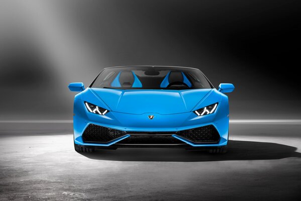 Blauer Lamborghini Vorderansicht