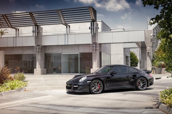 Black Porsche get ready for rally