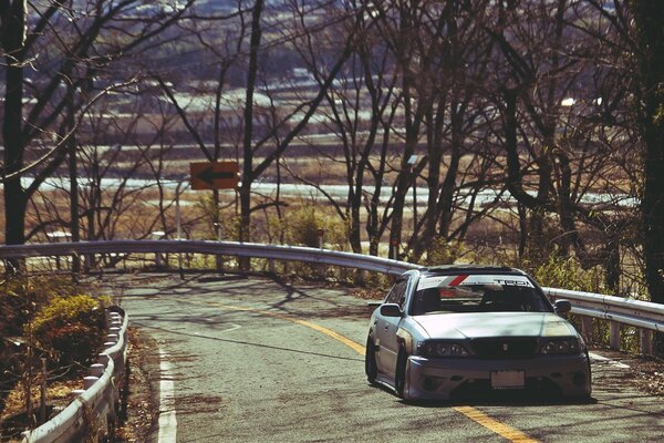 Foto von Toyota cresta auf der Straße Landschaft