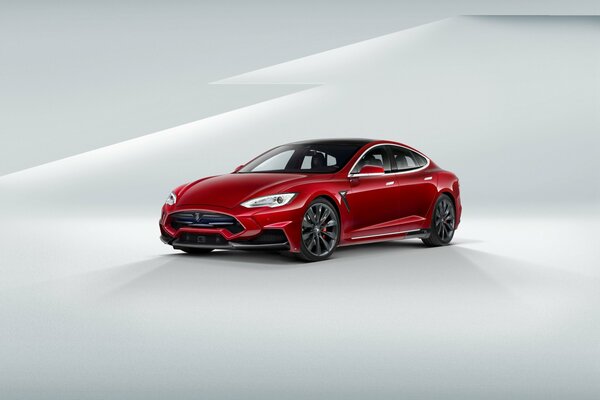 Czerwony samochód elektryczny Tesla model s na jasnym tle