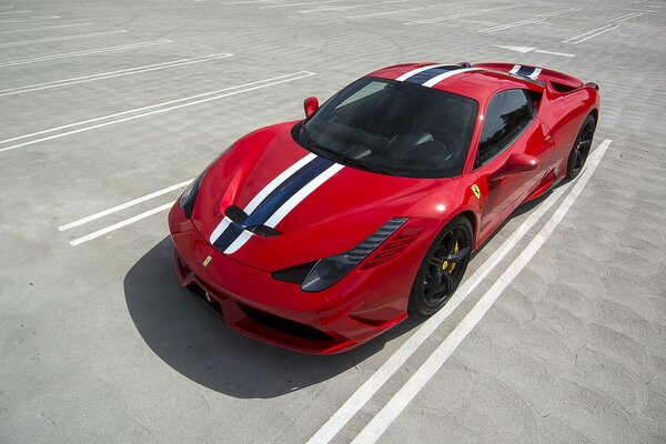 Спортивный кар ferrari 458 speciale красного цвета