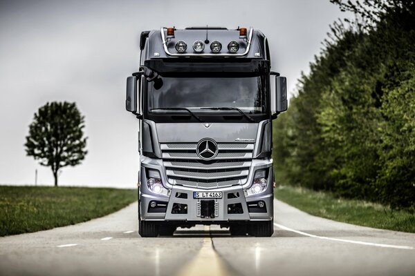 Ciągnik siodłowy mercedes actros tapety hd