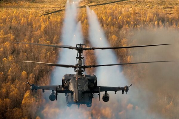 Der russische Kampfhubschrauber ka-52 ist in Aktion
