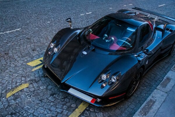 Einer der coolsten Supersportwagen von Pagani zonda