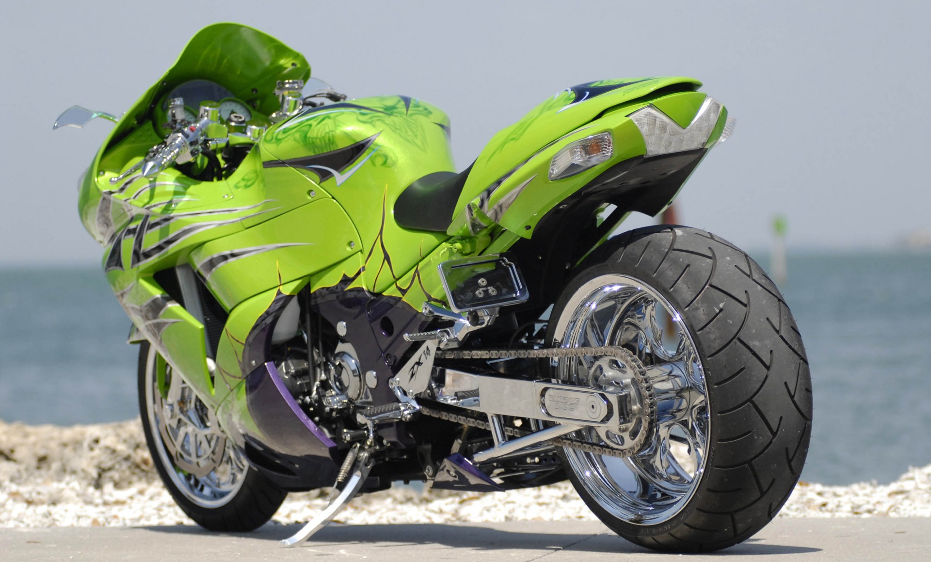 zx14 verde bicicletta