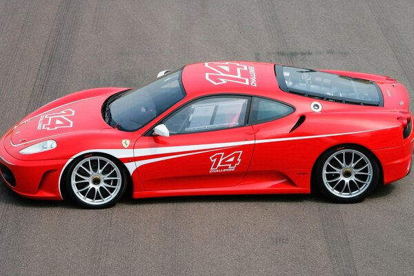 Ferrari F430 rouge