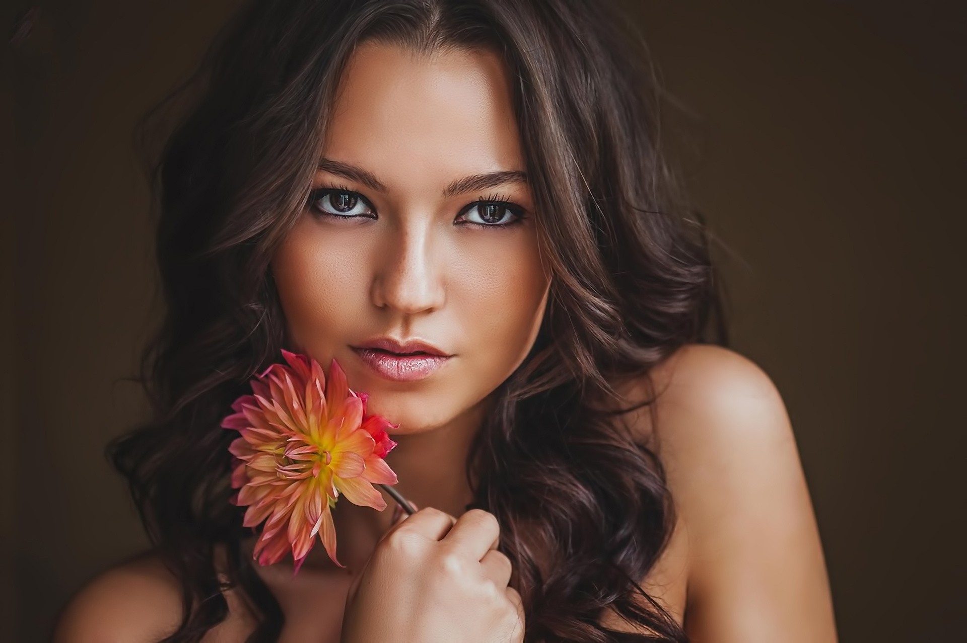 beauty flower girl brown hair