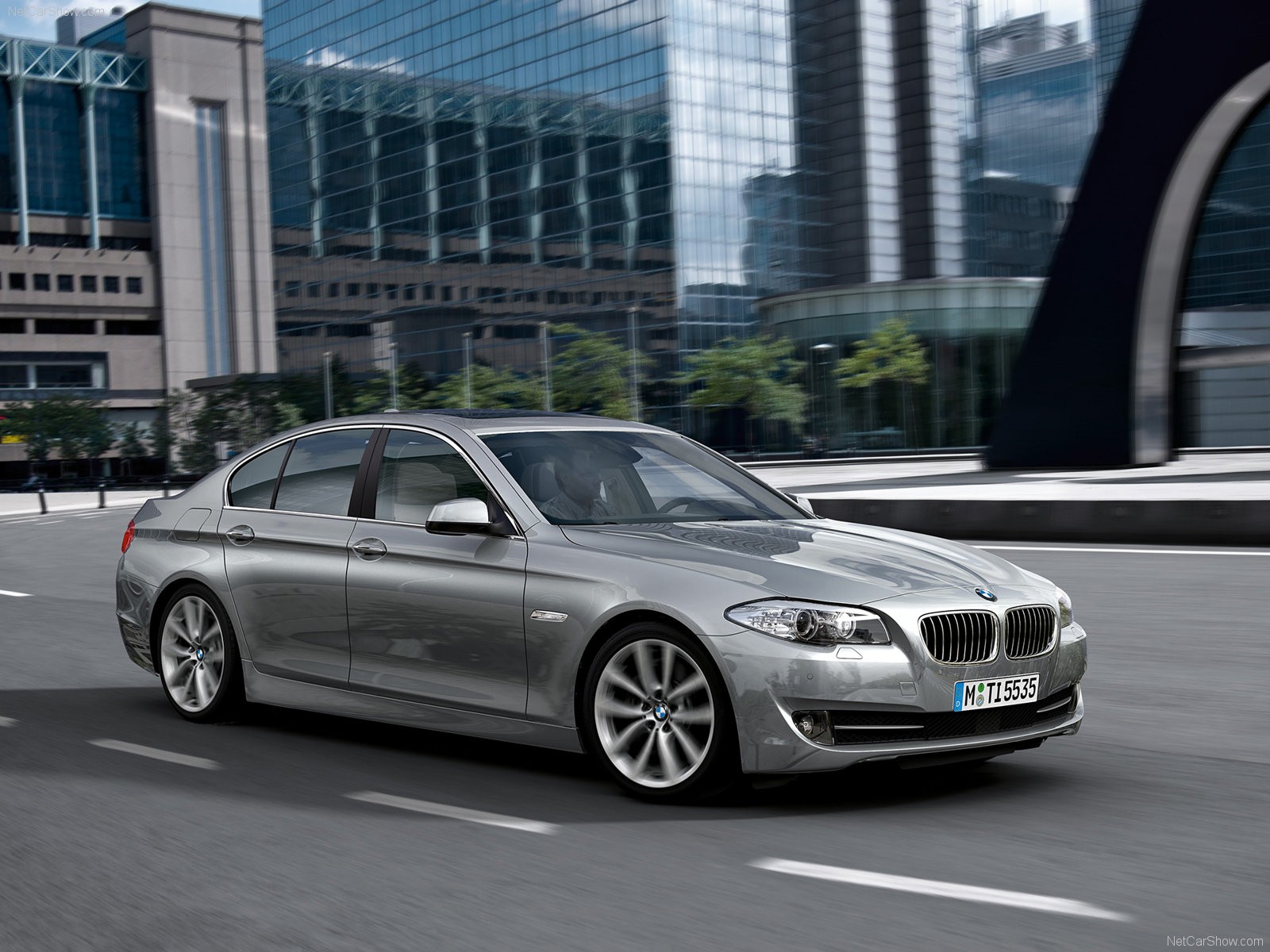 bmw-5 serie 2011 1600x1200