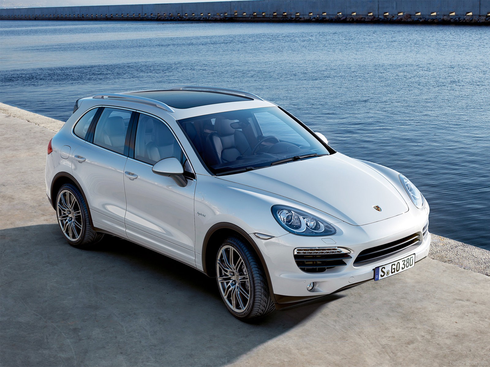 porsche cayenne 2011 white