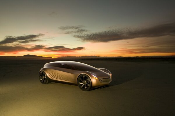 Un concepto futurista de coche como si fuera de otro planeta