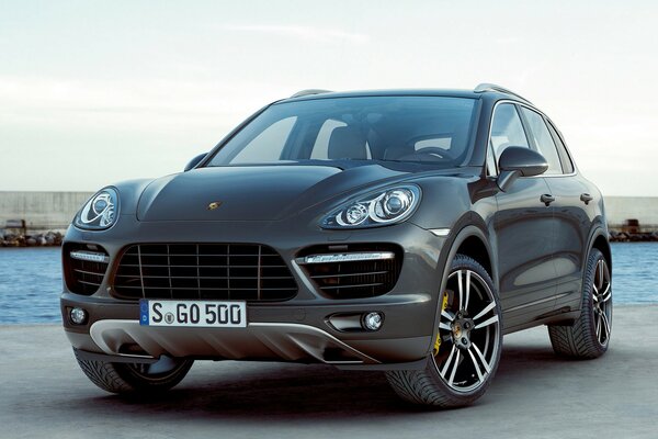 Porsche cayenne car with beautiful wheels