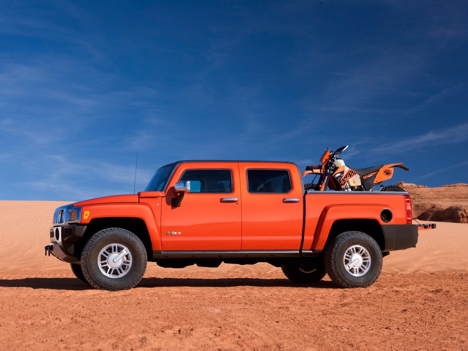 hummer h3t hammer and motorcycle