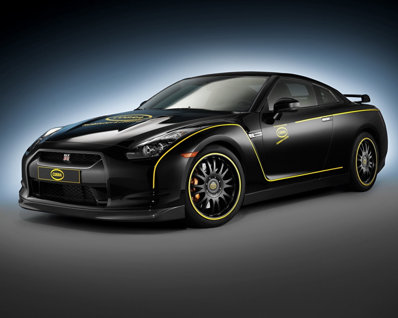 cobra_ nissan _gt-r