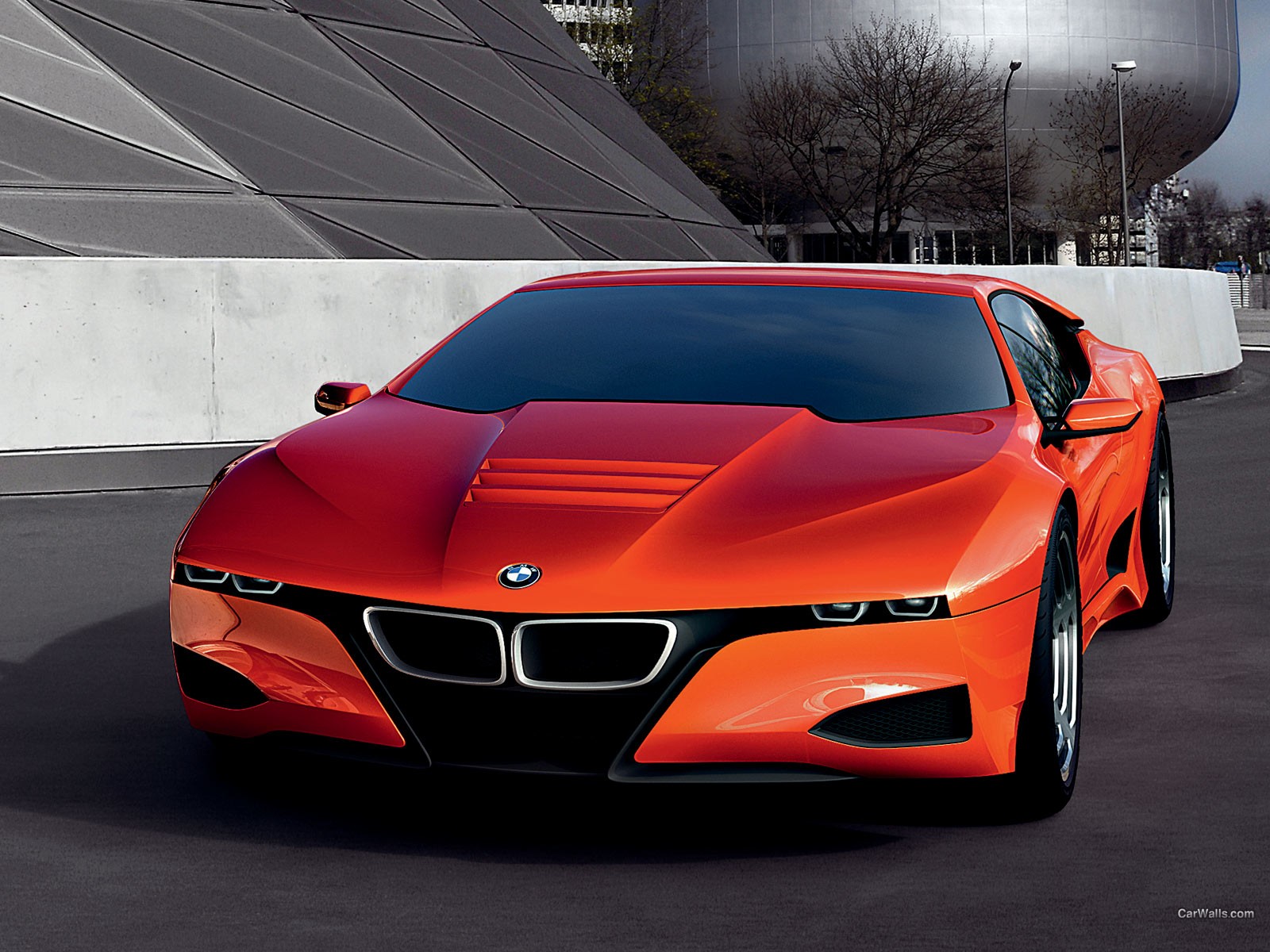 bmw m1 hommage rot stadt