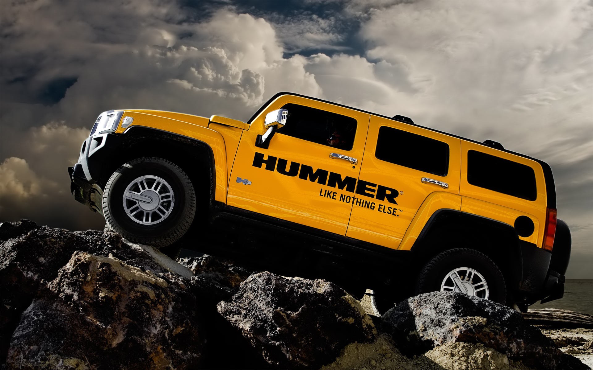 hummer piedras nubes