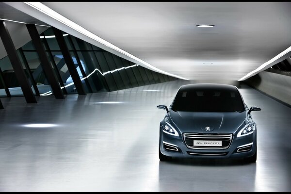 Vista frontal del concepto de coche peugeot