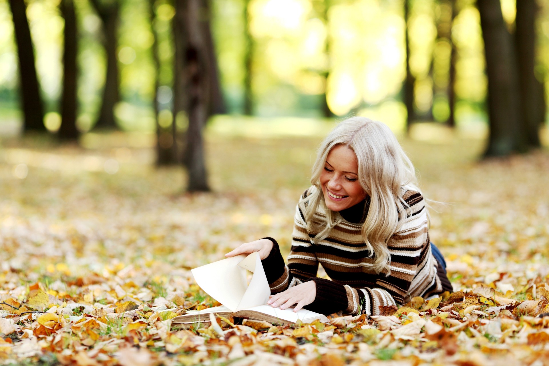 blonde girl book reads autumn