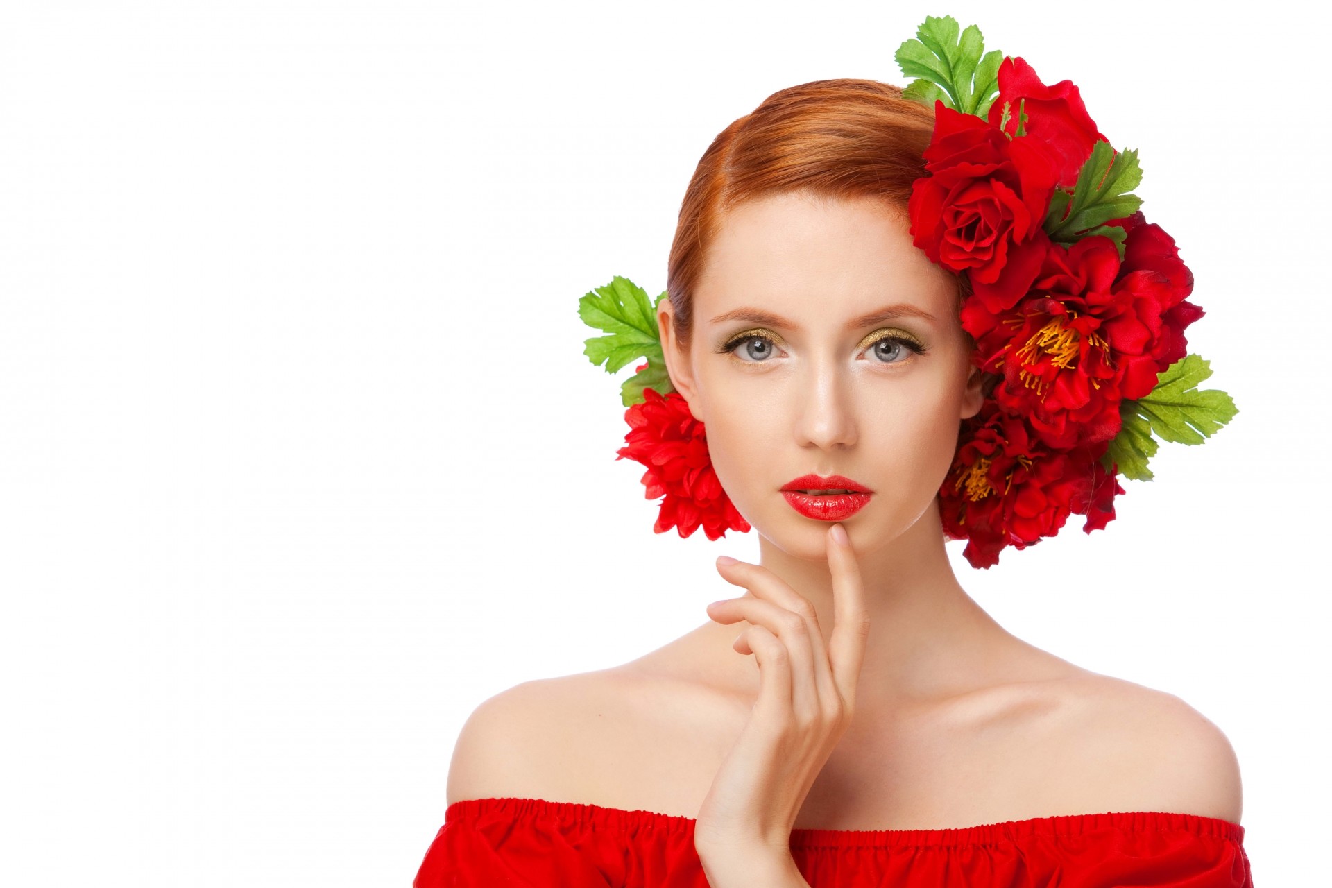 weißer hintergrund rotes haar blaue augen blumen rosen