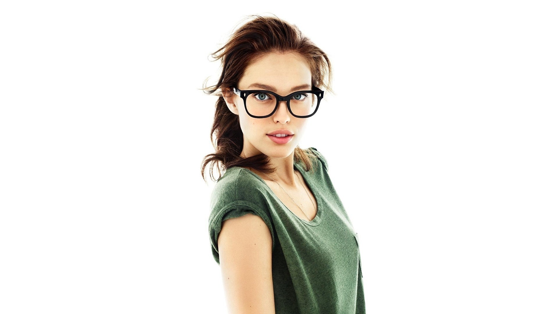 brunette lunettes blanc femme fille