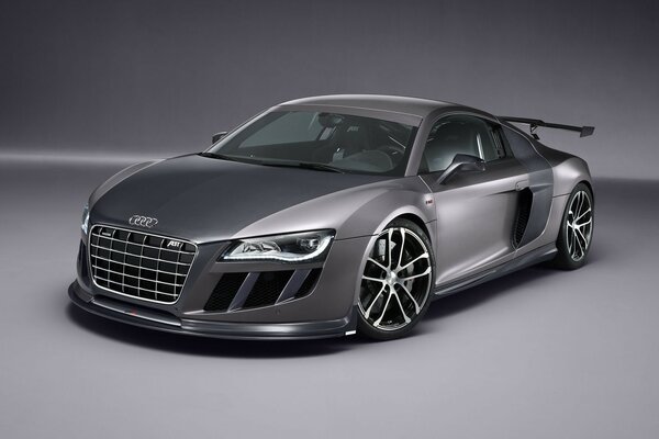 Szary Audi r8 na jednolitym tle