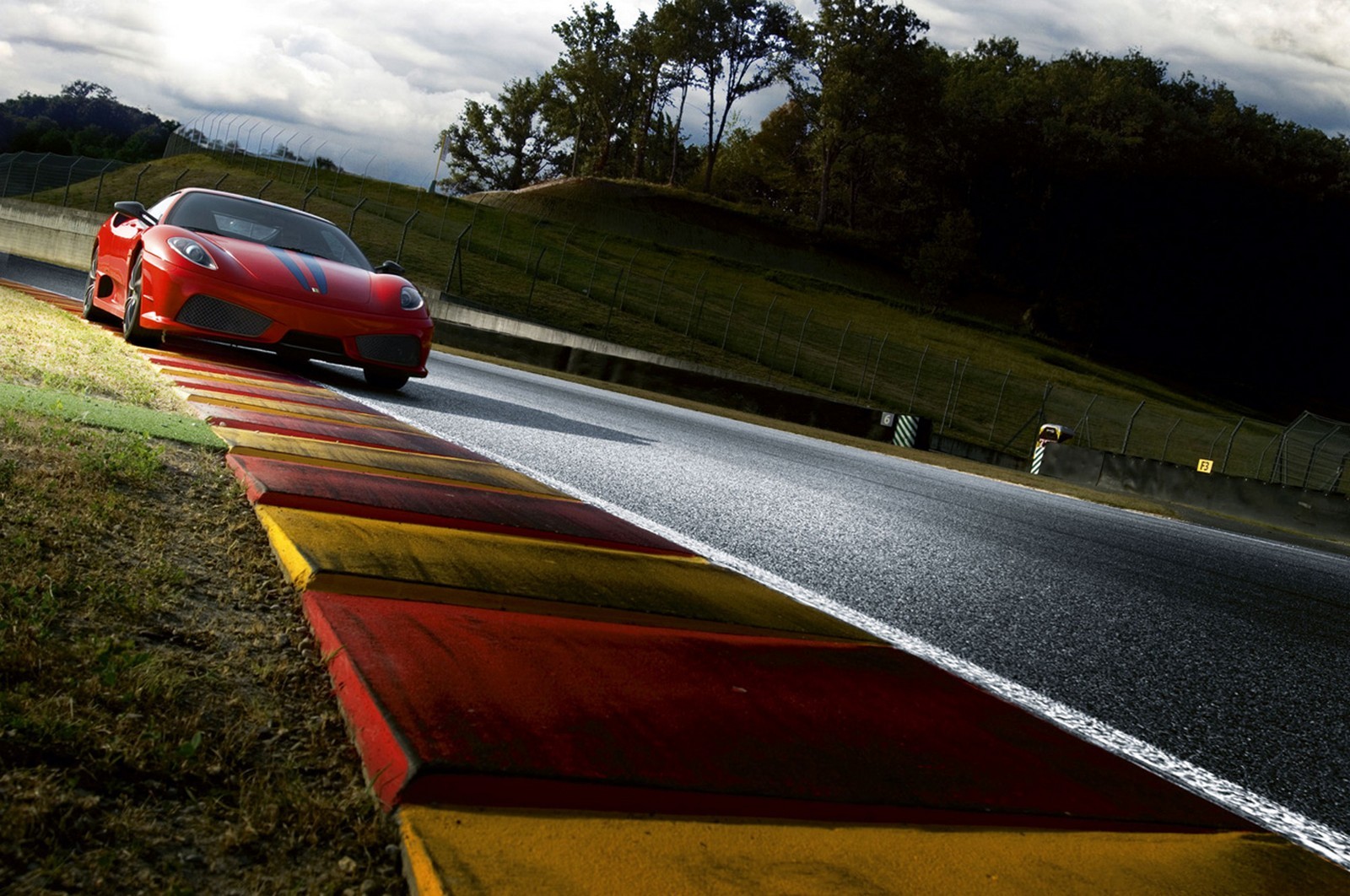 ferrari velocidad pista asfalto