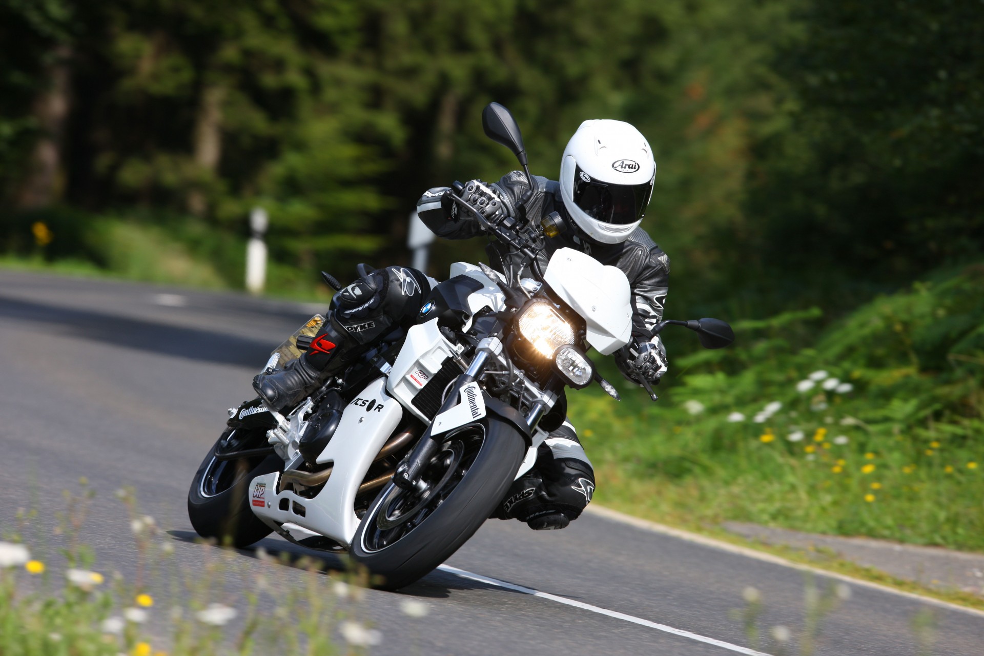 yamaha motocicleta carretera inclinación giro