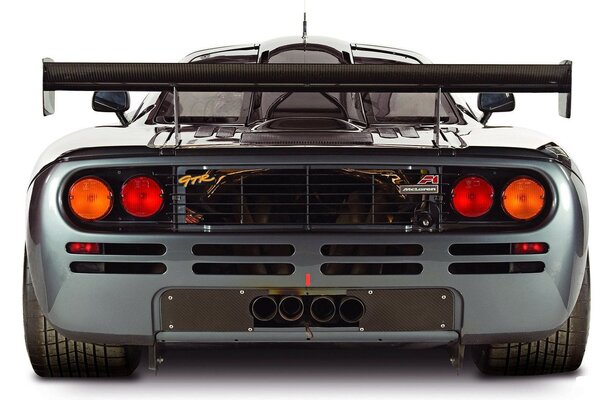 Vue arrière de la voiture Mclaren f1