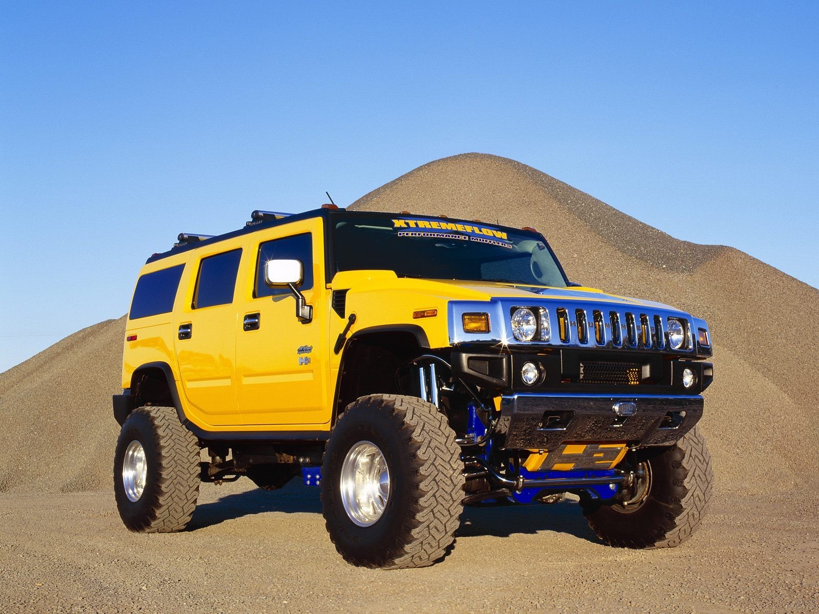 h2 hummer giallo sabbia