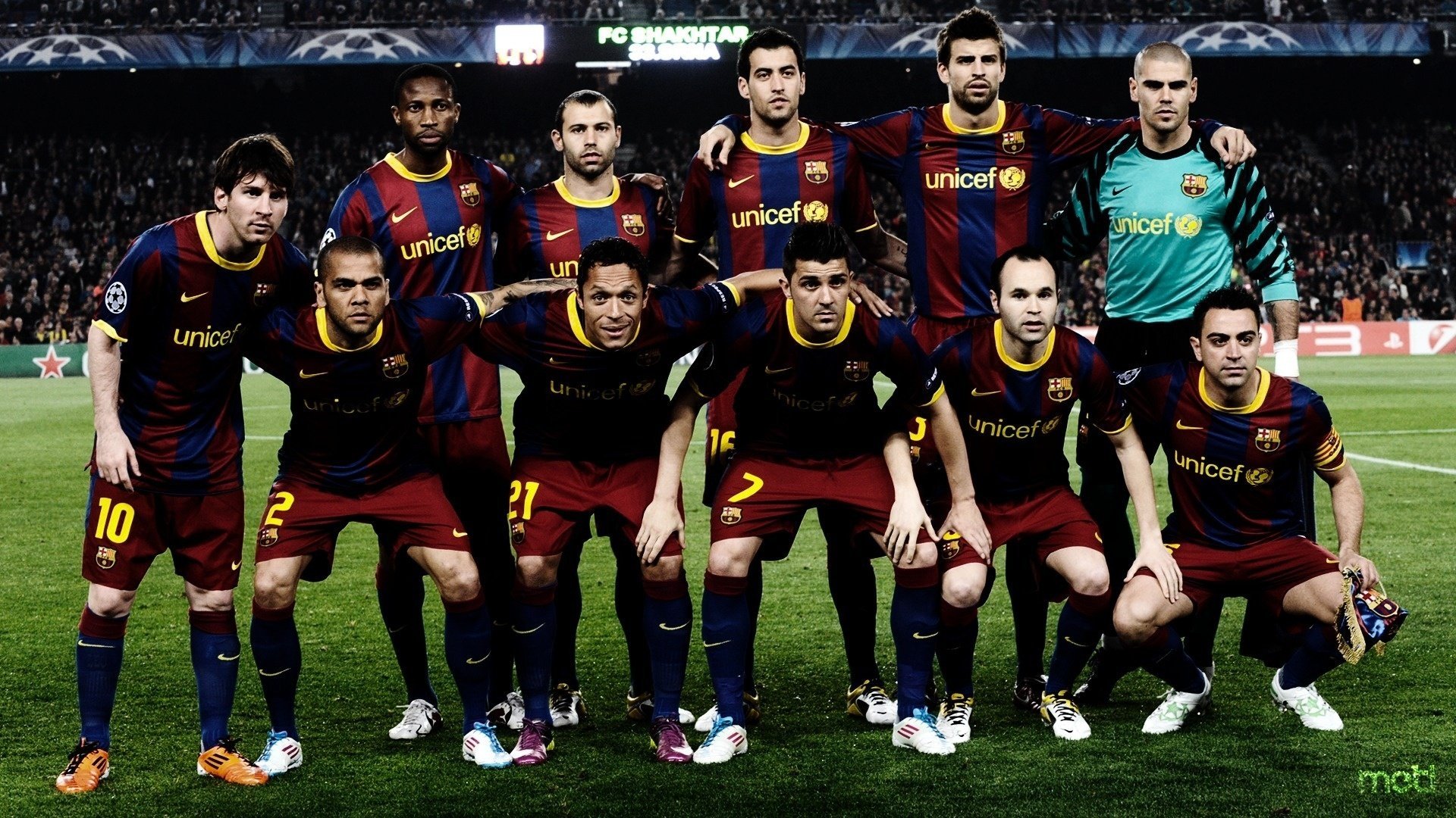 camp nou team champions league barcelona fútbol deporte equipo barcelona estadio césped juego aficionados liga de campeones uniforme españa hombres colectivo