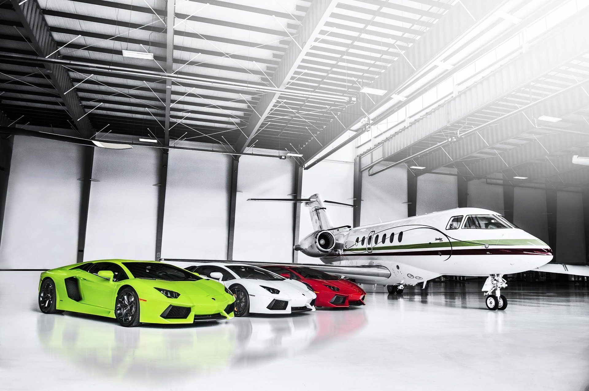 lamborghini aventador lp700-4 zielony biały czerwony supercars samolot hangar flaga włoch