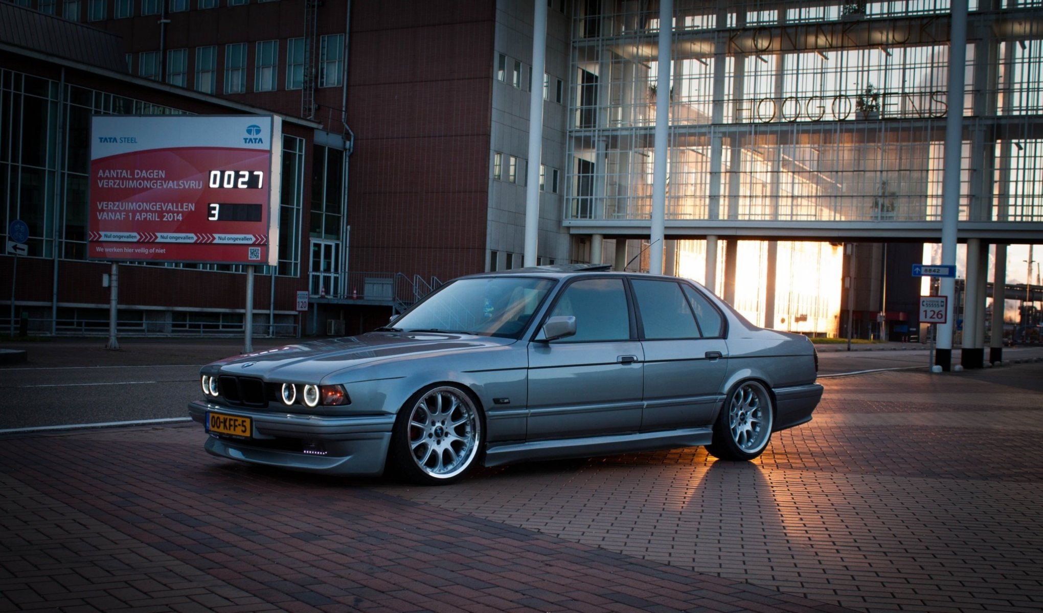 bmw e32 tuning bmw felgi rolki reflektory klasyka oldschool