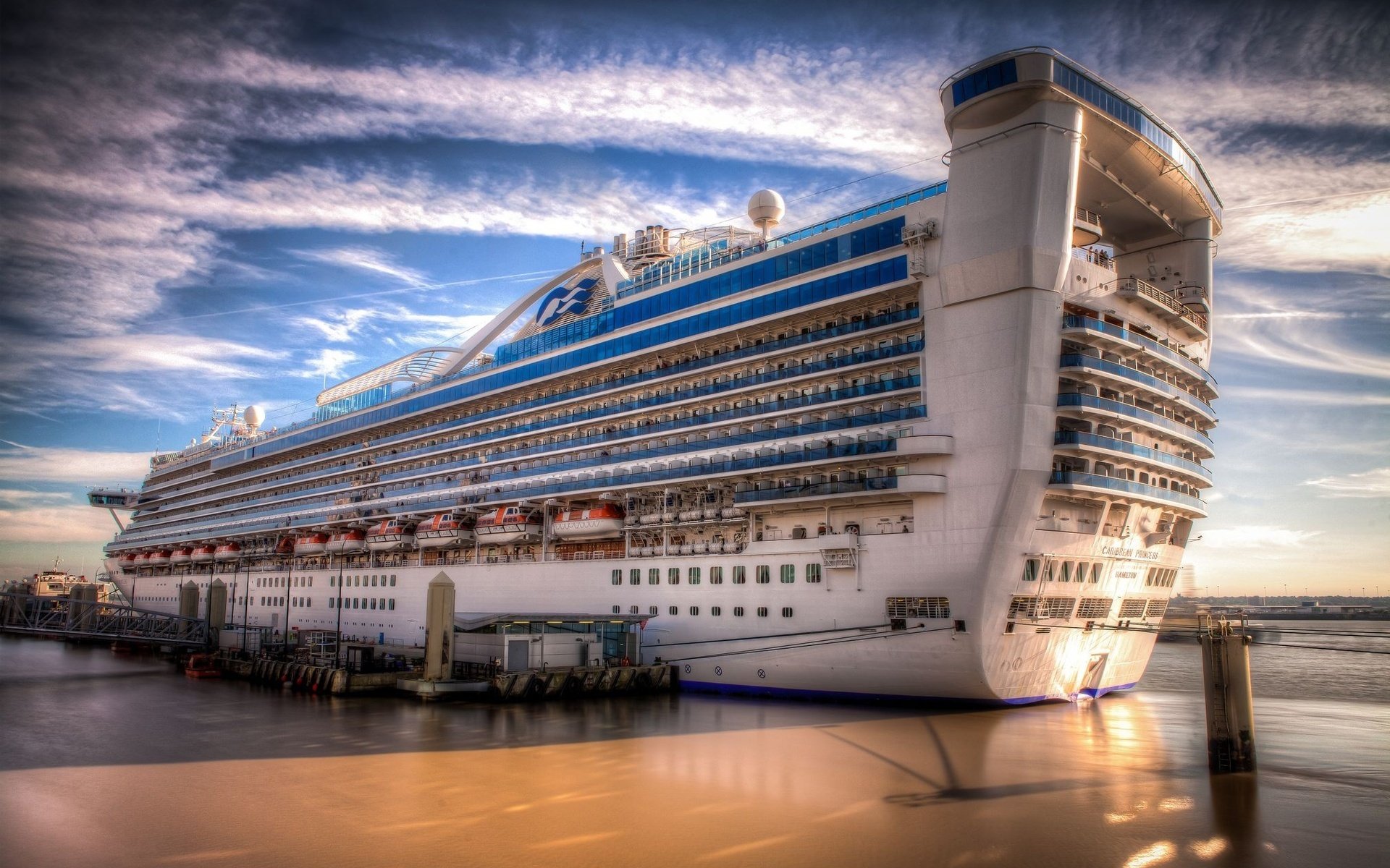 caribbean princess liner cloud