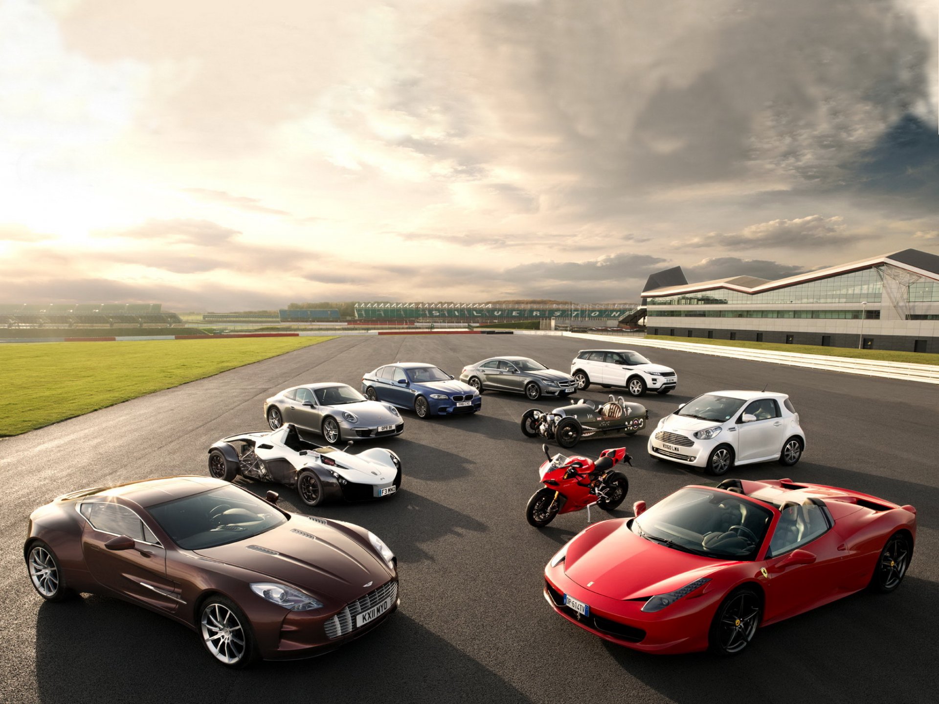 aston martin ferrari vas morgan porsche bmw mercedes-benz land rover