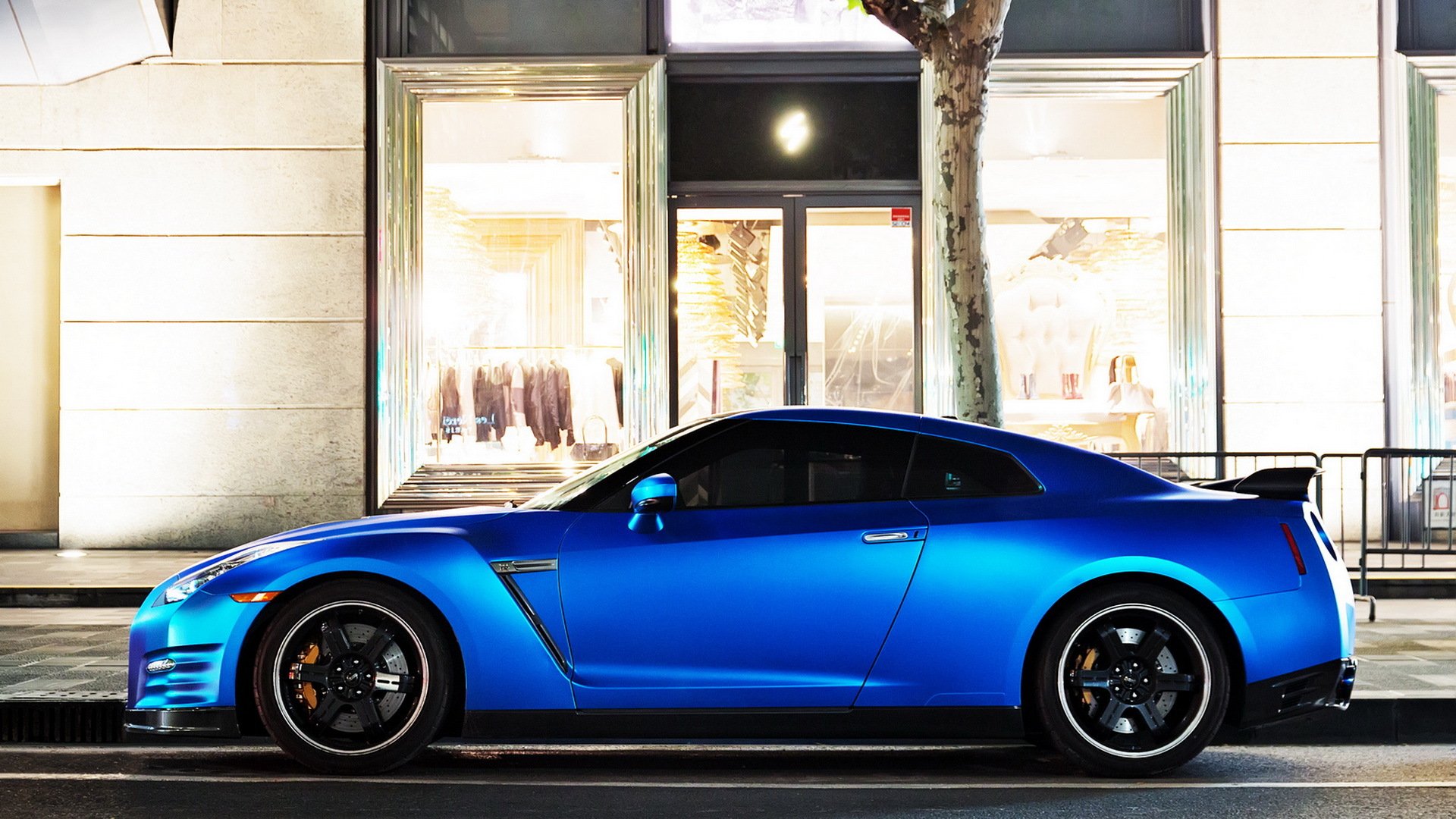 nissan gtr bleu voiture de sport