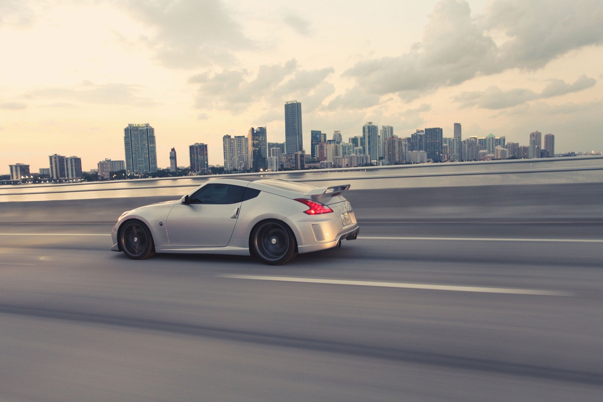 nissan 370z gris metálico auto nissan 370 deporte carrera pista tuning velocidad