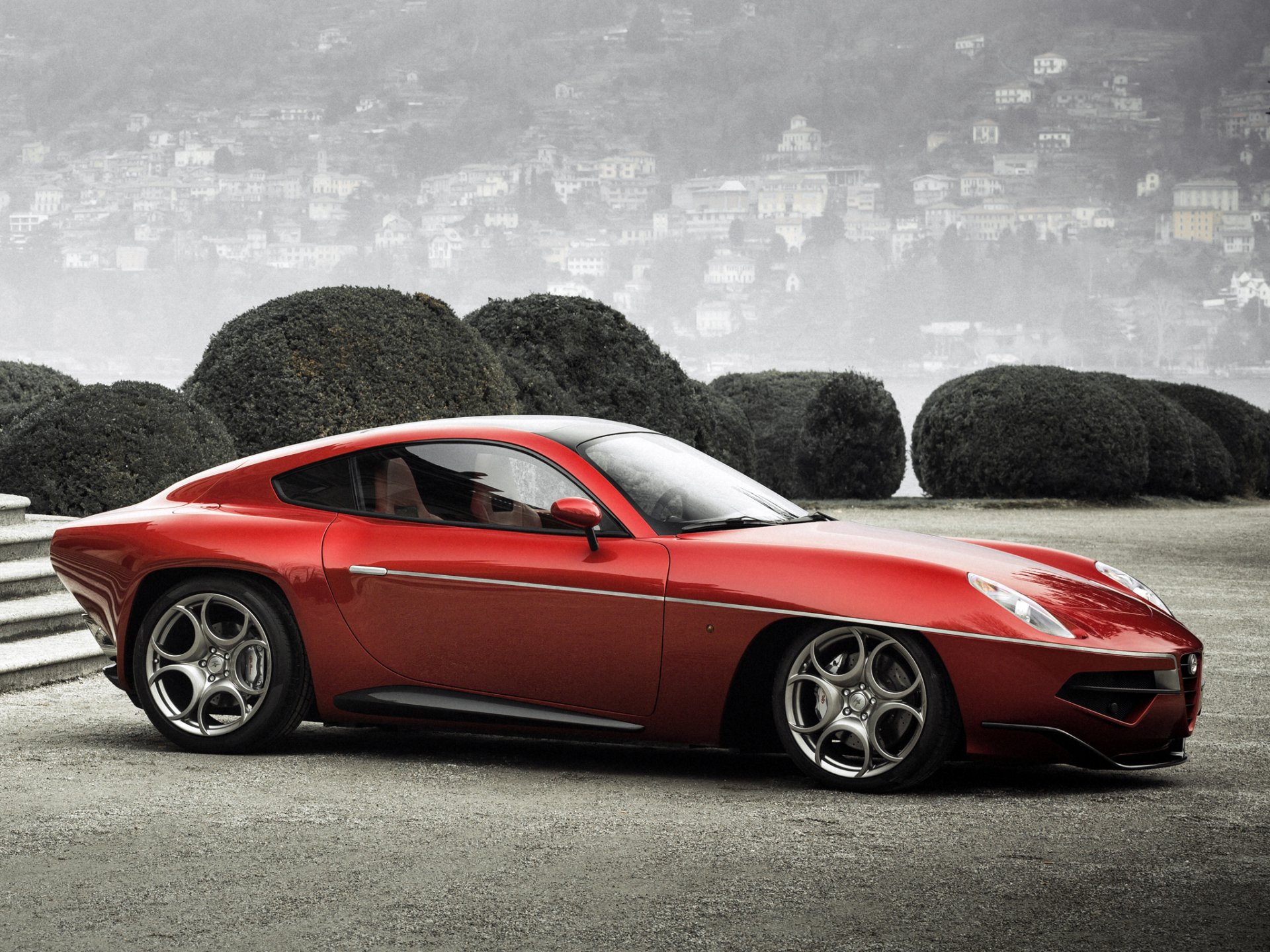 tourisme alfa romeo disco volante vue latérale voiture rouge beau