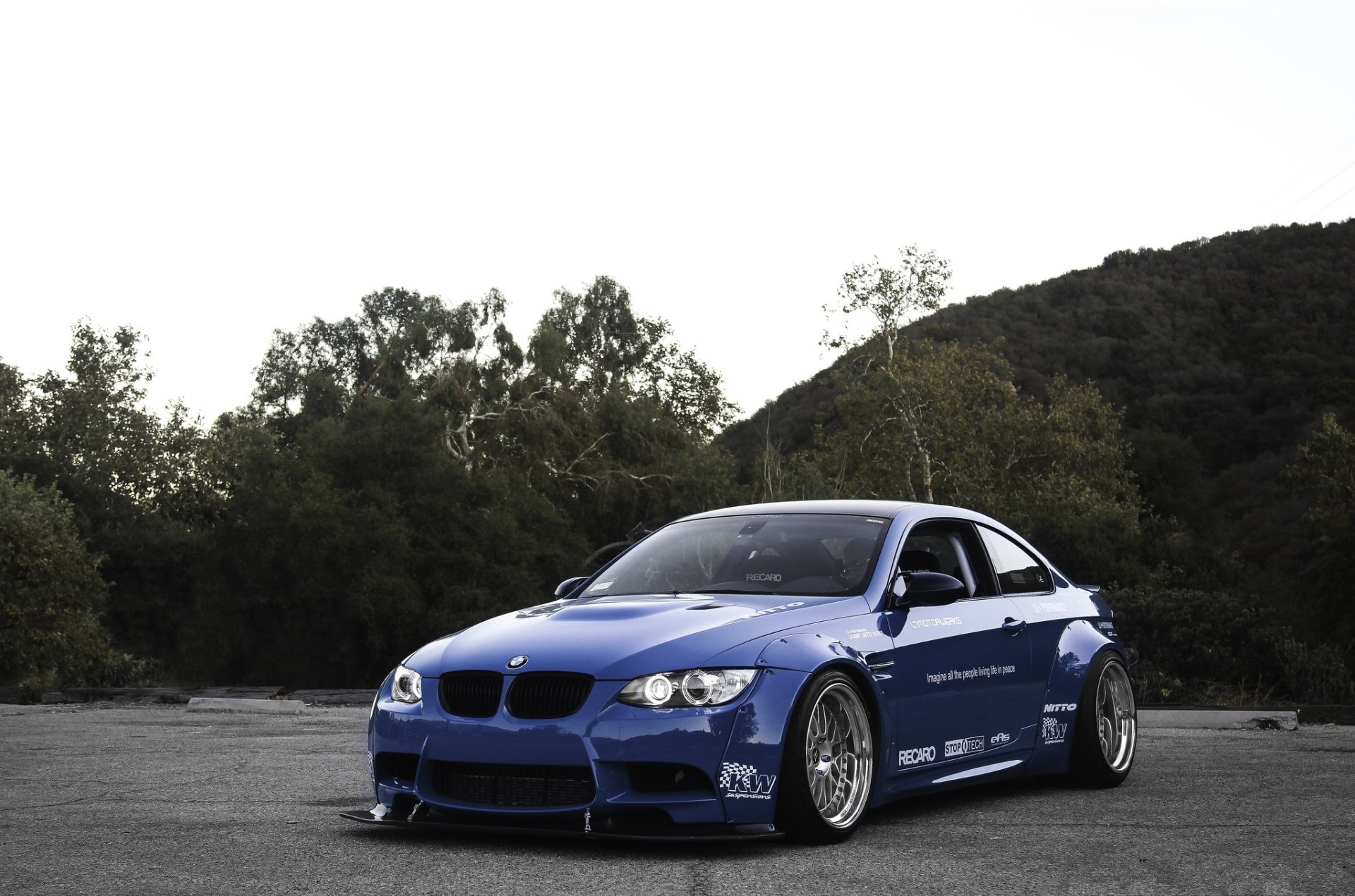 bmw m3 e92 bleu bmw vue de face ciel arbres