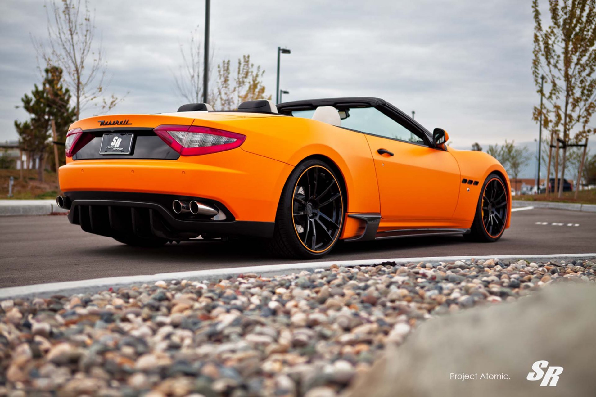 r auto group maserati gran turismo cabriolet atomique maserati v-8 orange