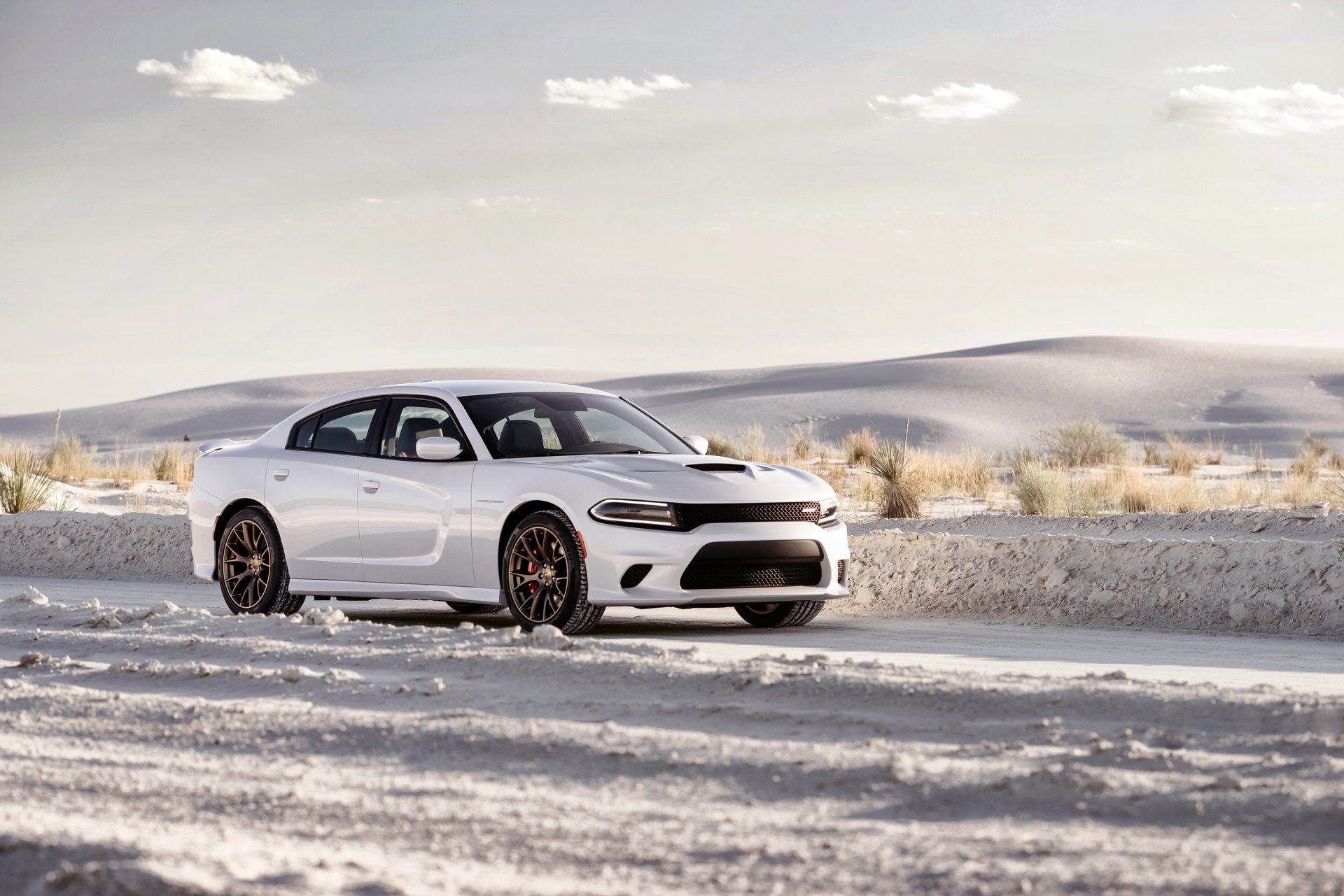 esquivar 2015 cargador cien hellcat blanco metálico coche foto