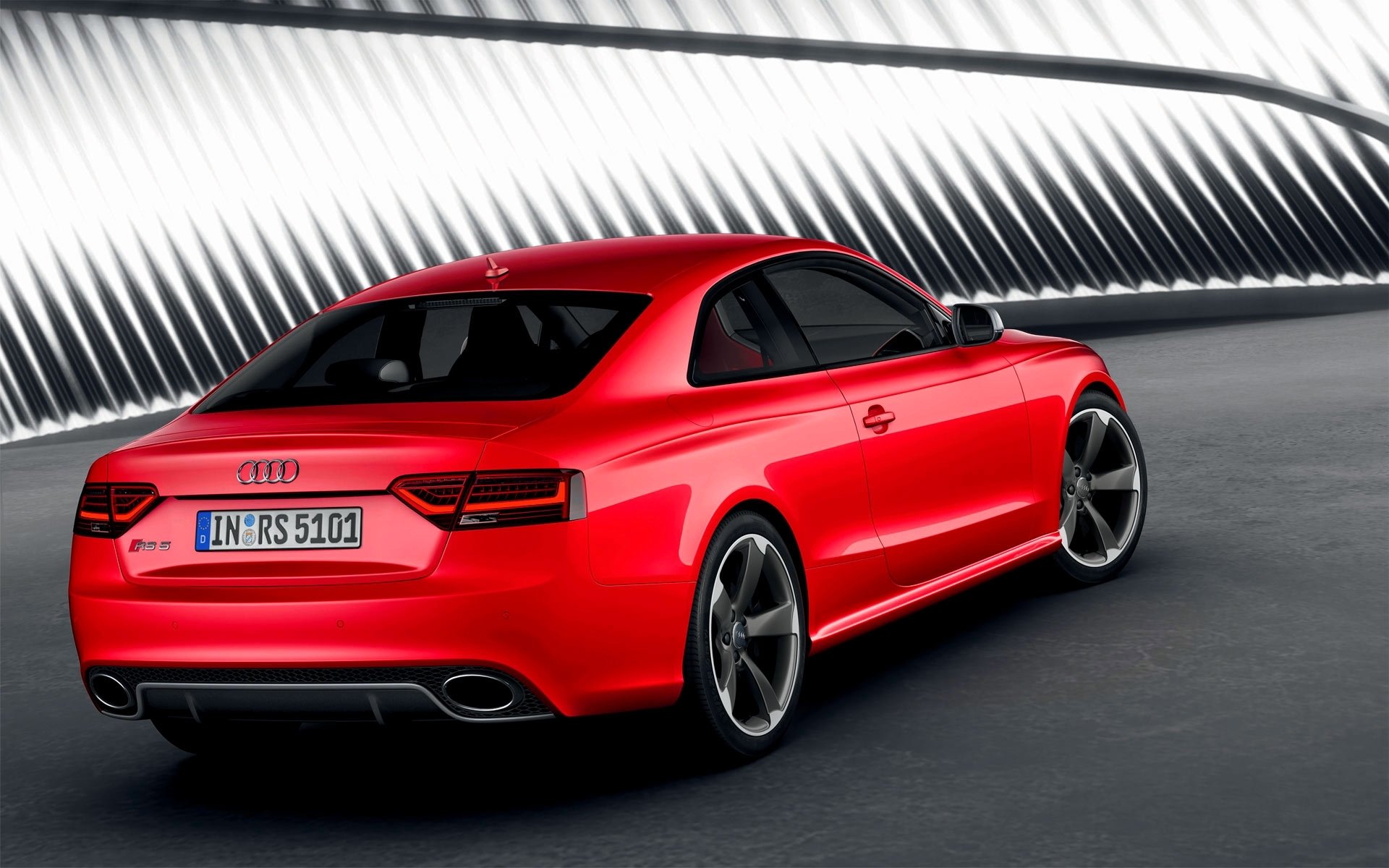 audi rs5 voiture rouge jantes coupé