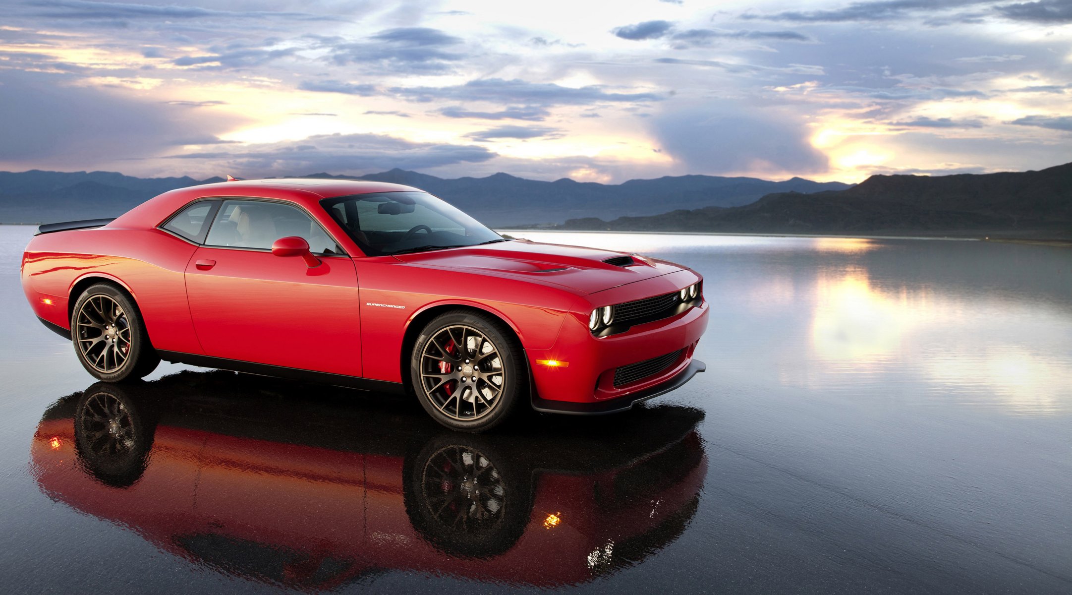 esquiver challenger srt hellcat