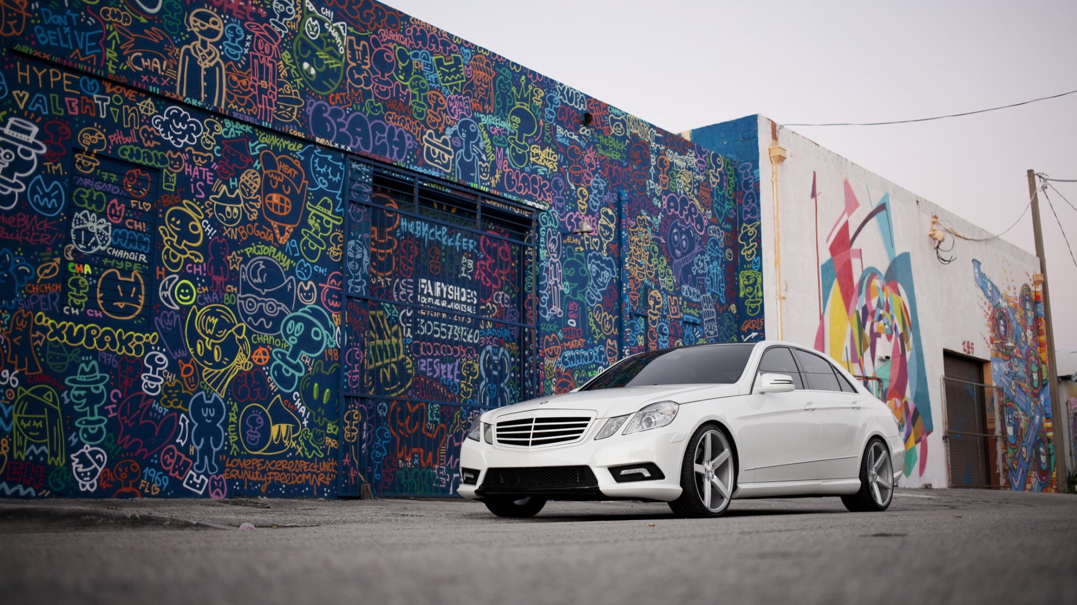 mercedes e class tuning white graffiti front sedan